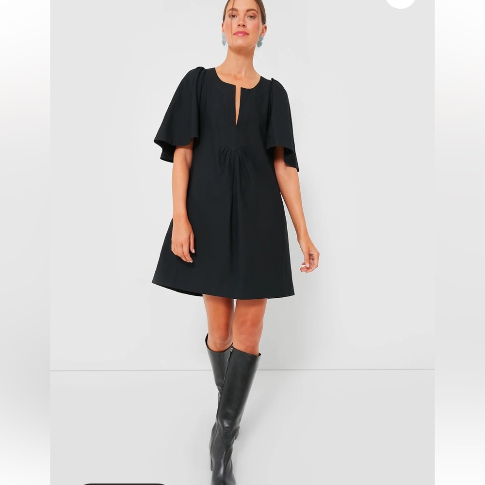 TUCKERNUCK POMANDER PLACE XL

Black Finley Flutter Sleeve Dress